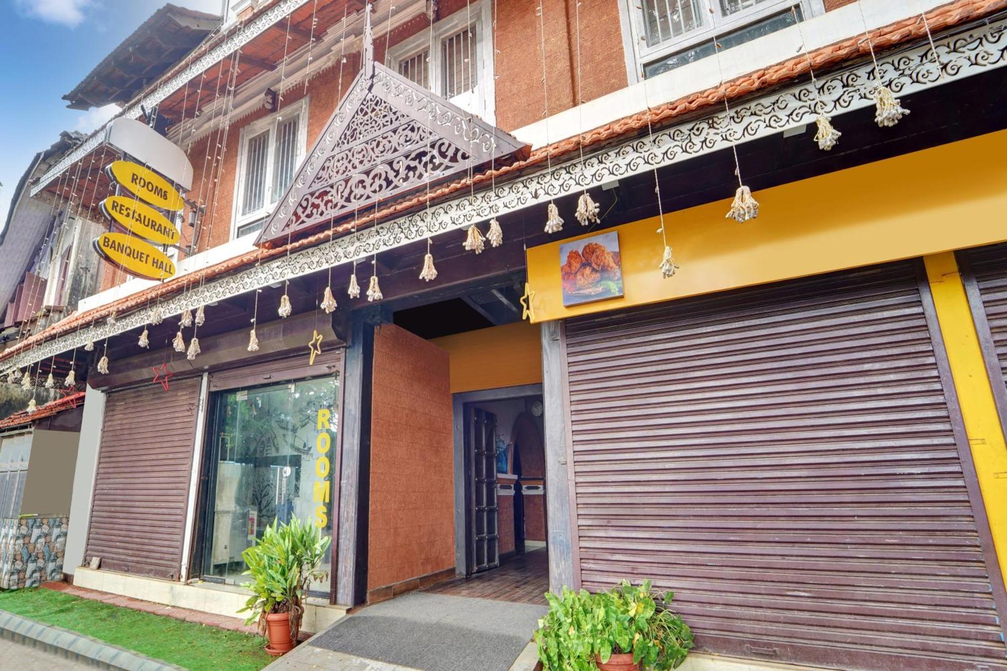 Super Collection O Calvathy Road Near Fort Kochi Exteriör bild